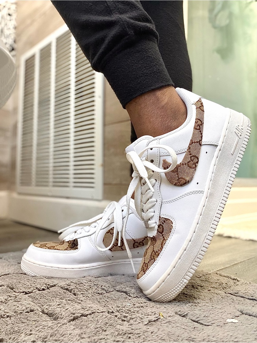 Nike Air Force 1 customized w/ a classic brown Gucci GG supreme monogram pattern - Picture 7 of 8